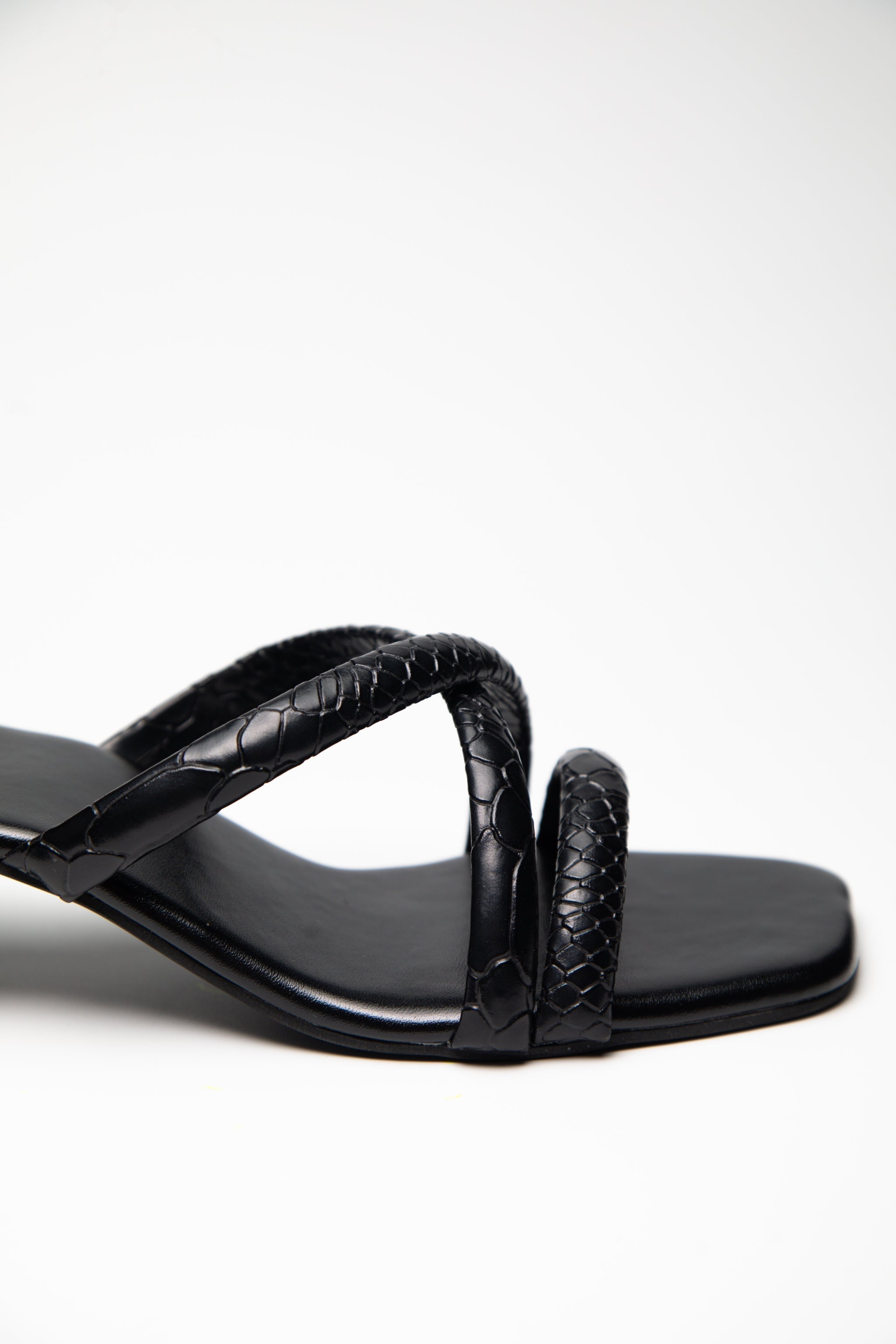 Cross Strapped Blocks - Black